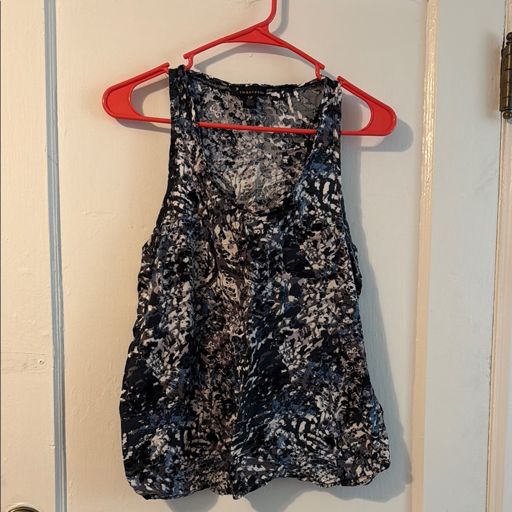 Forever 21 Black Sleeveless Lace Tank Top